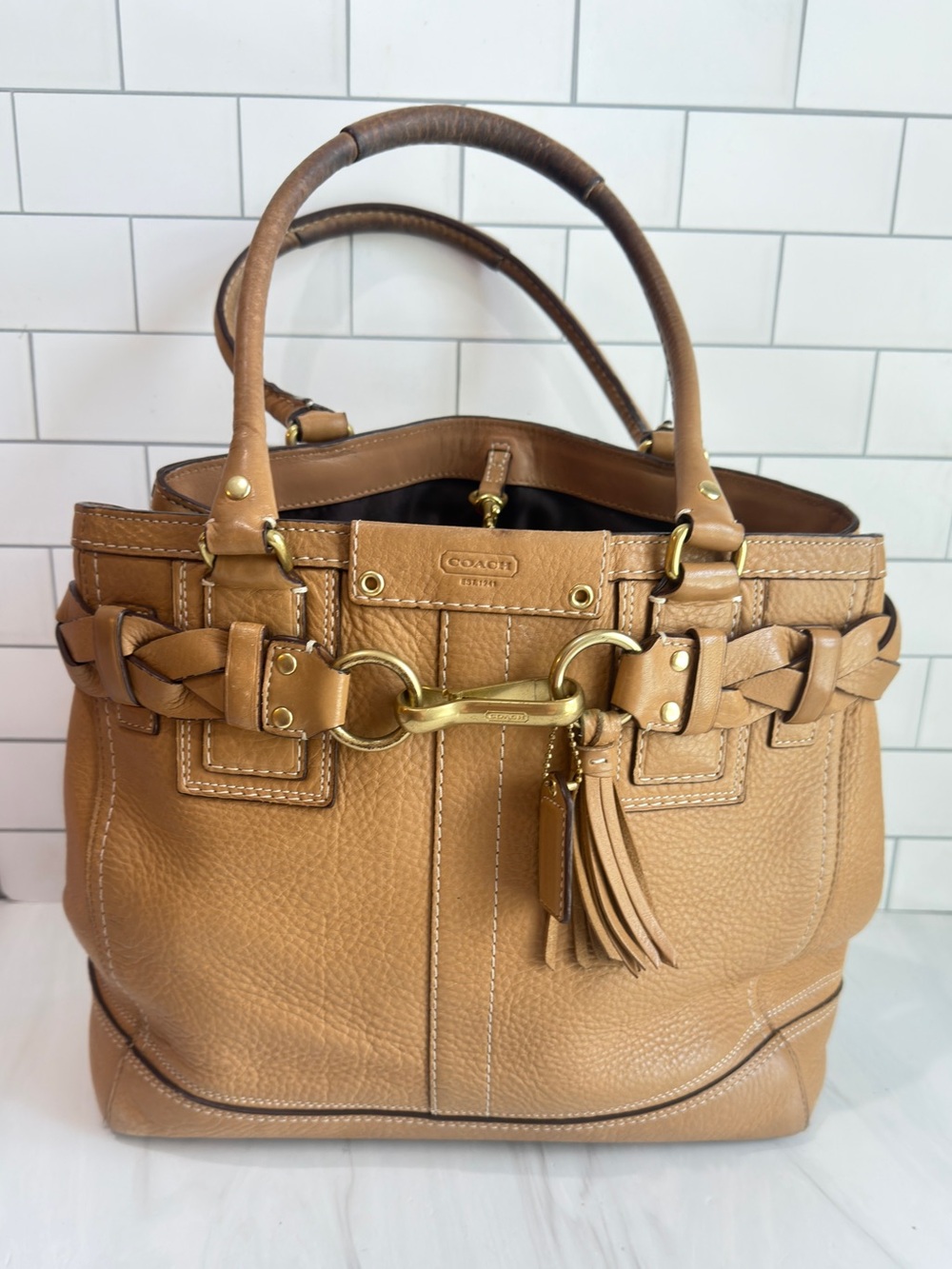 COACH VINTAGE HAMPTON PEBBLED LEATHER SHOULDER BAG BRAIDED ACCENTS Tan